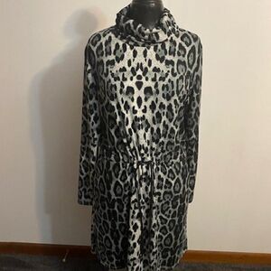 Davi & Dani Black/Gray Leopard print drawstring waist turtleneck dress, size L